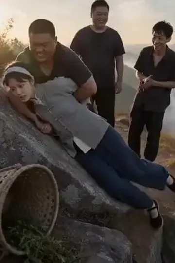 İlaç ustası memleketine döndü afişi