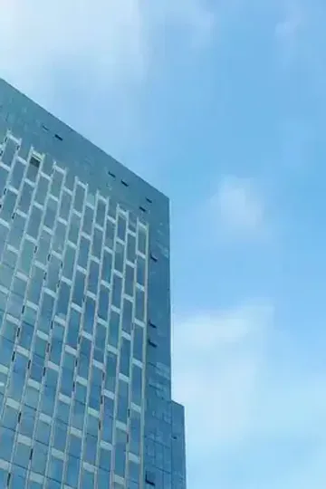 Altın gözler her şeyi görür afişi