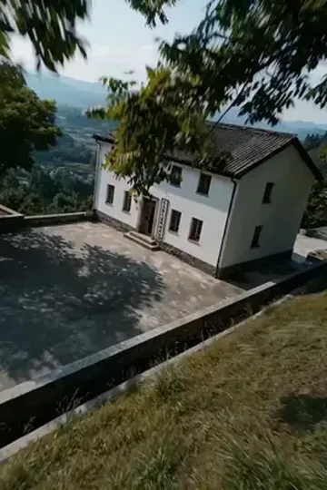 Yenilmez dövüş ustası hastanede afişi